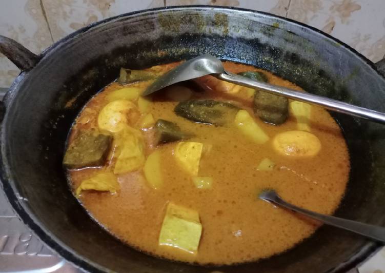 Gulai telur campur-campur ?